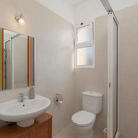 H2ome By An Island Holiday home *